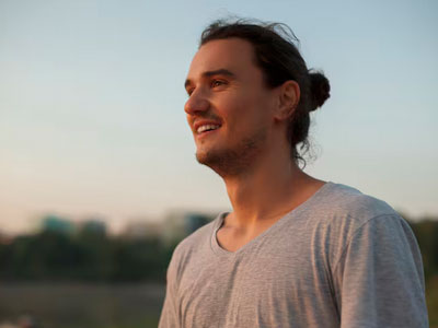 terapias-para-adicciones-en-jaén-hombre-recuperación